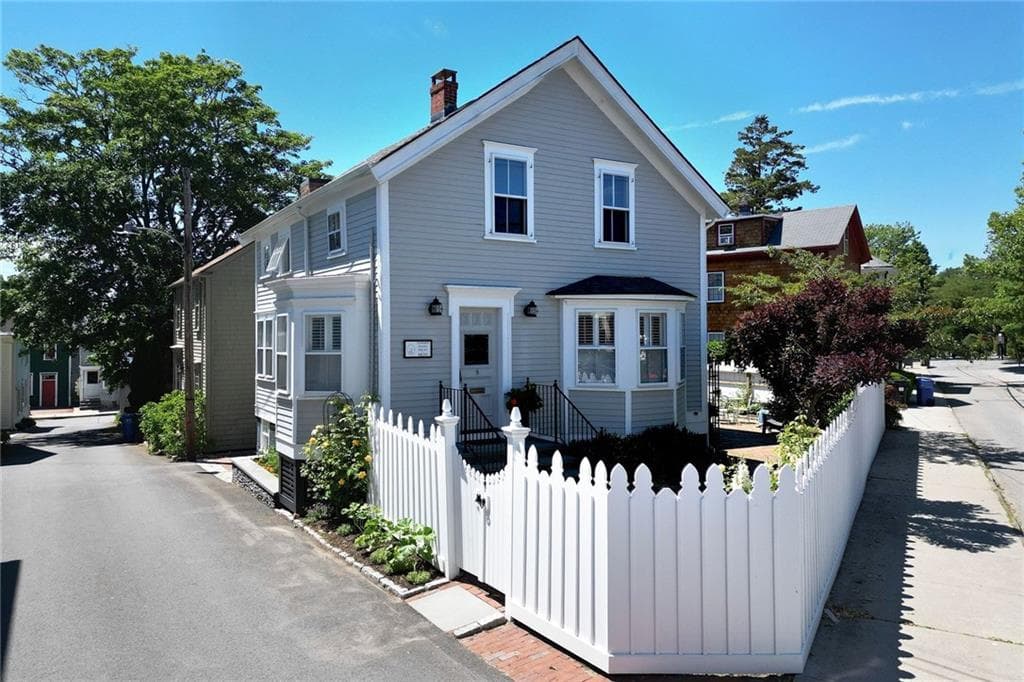 8 Sanford Street