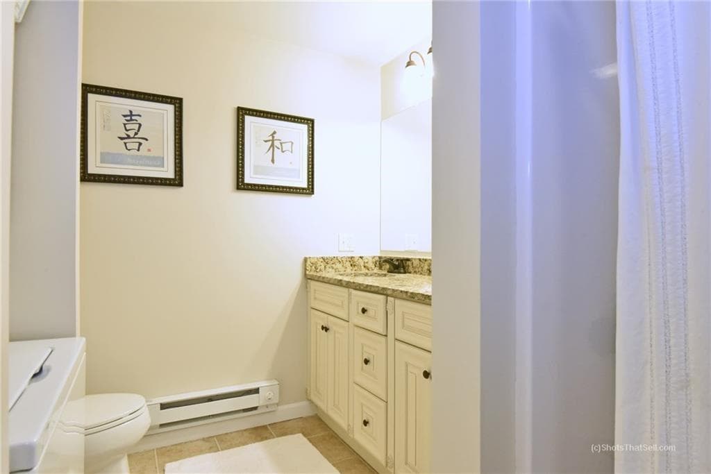 Single Family Residence at 17 Melbourne Drive, Narragansett, photo 13 of 27