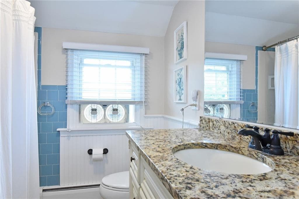 Single Family Residence at 17 Melbourne Drive, Narragansett, photo 20 of 27