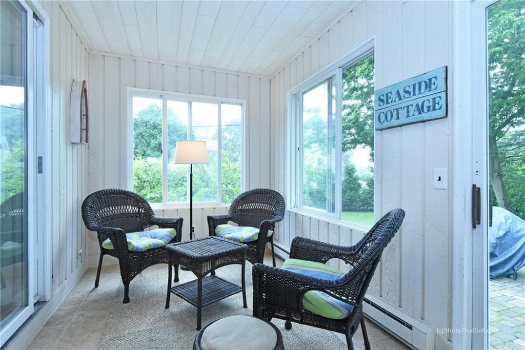 Single Family Residence at 17 Melbourne Drive, Narragansett, photo 9 of 27