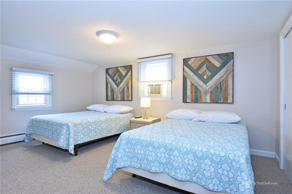 Single Family Residence at 17 Melbourne Drive, Narragansett, photo 18 of 27