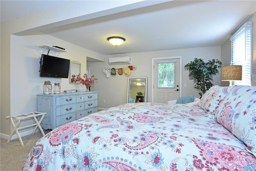Single Family Residence at 17 Melbourne Drive, Narragansett, photo 11 of 27