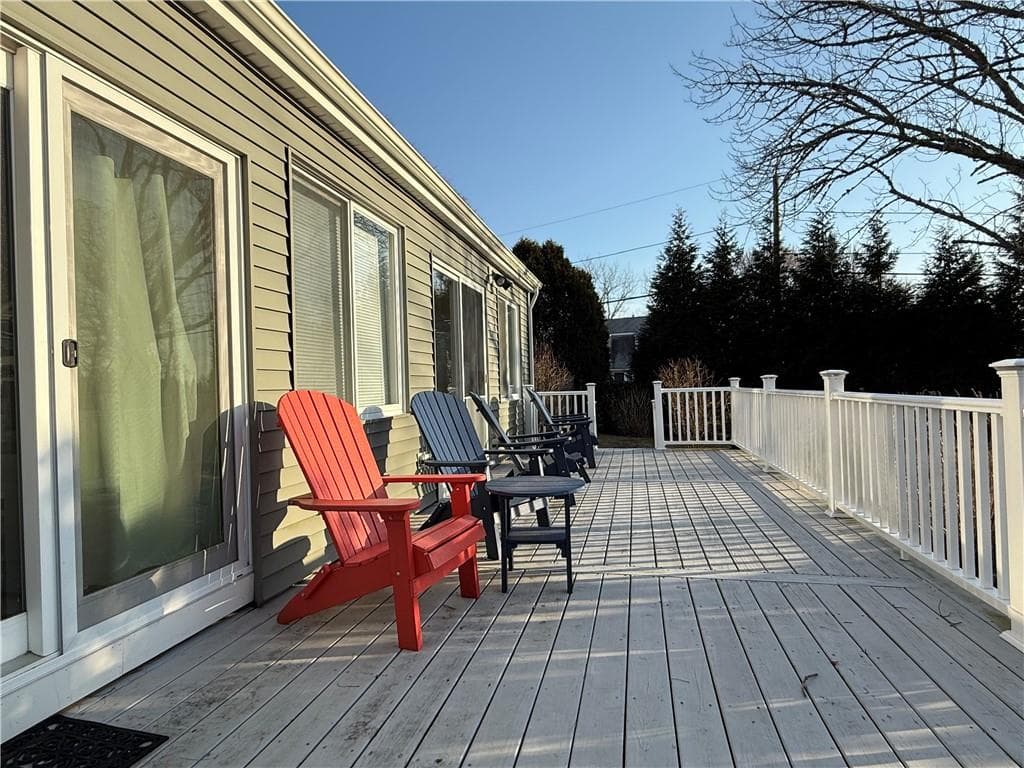 Single Family Residence at 17 Melbourne Drive, Narragansett, photo 21 of 27