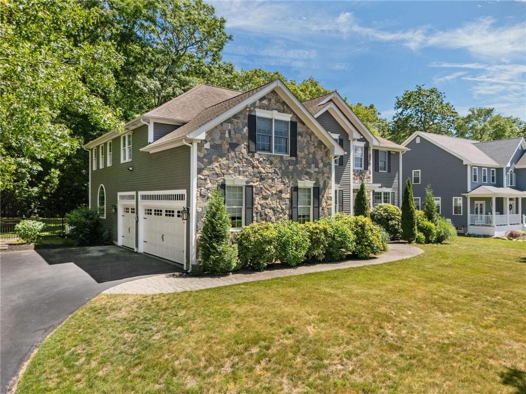 470 Sylvan Court photo 3