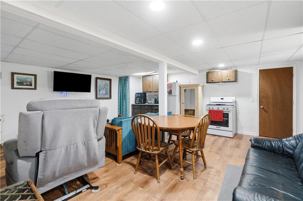 42 Charles Avenue photo 24