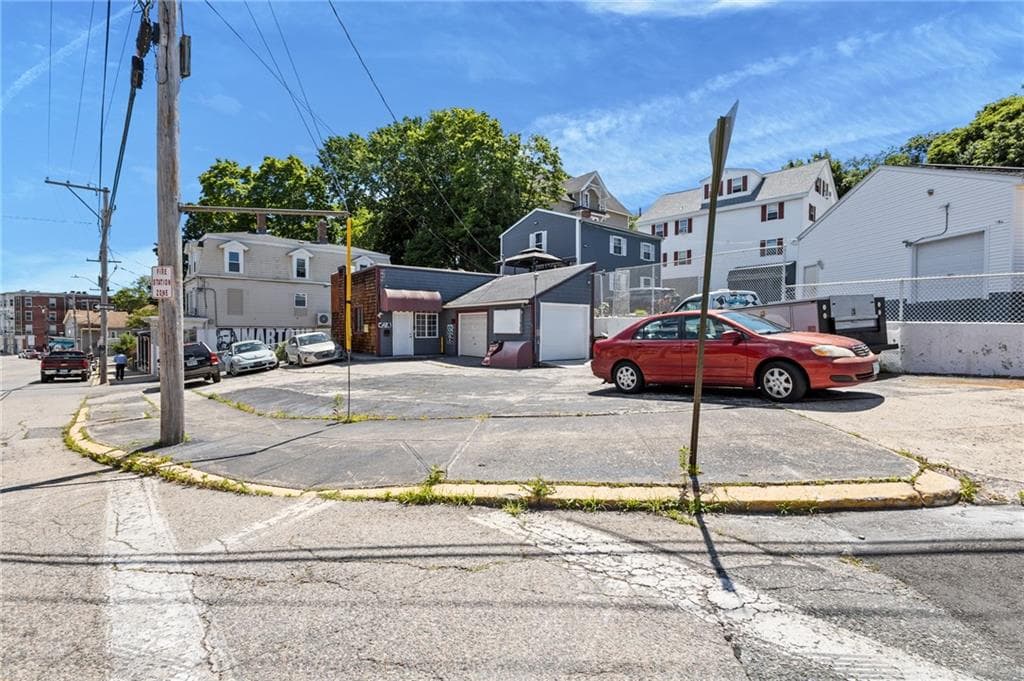 230 North Main Street photo 7