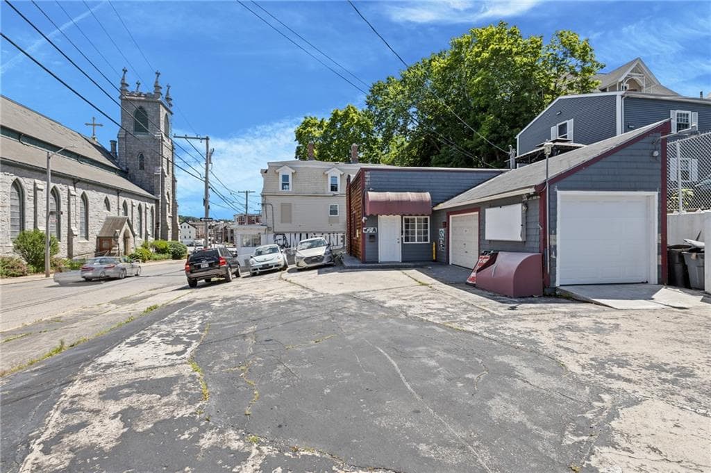 230 North Main Street photo 3