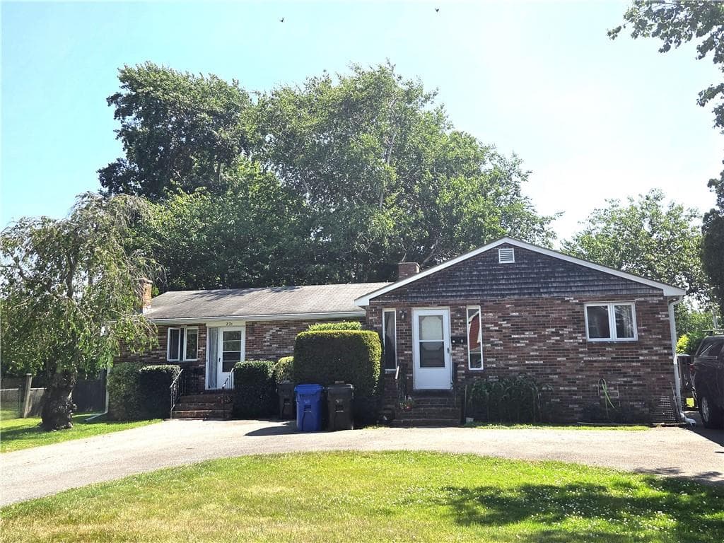 Multi Family at 23 Butler Street, Newport, photo 13 of 19