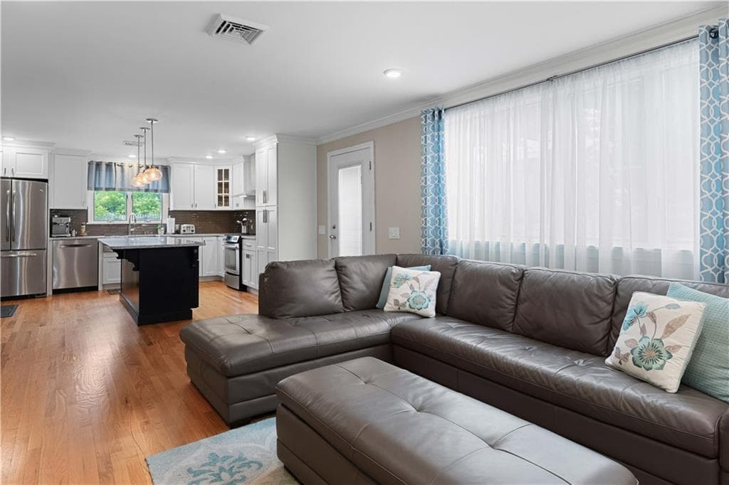 6 Varnum Avenue photo 6