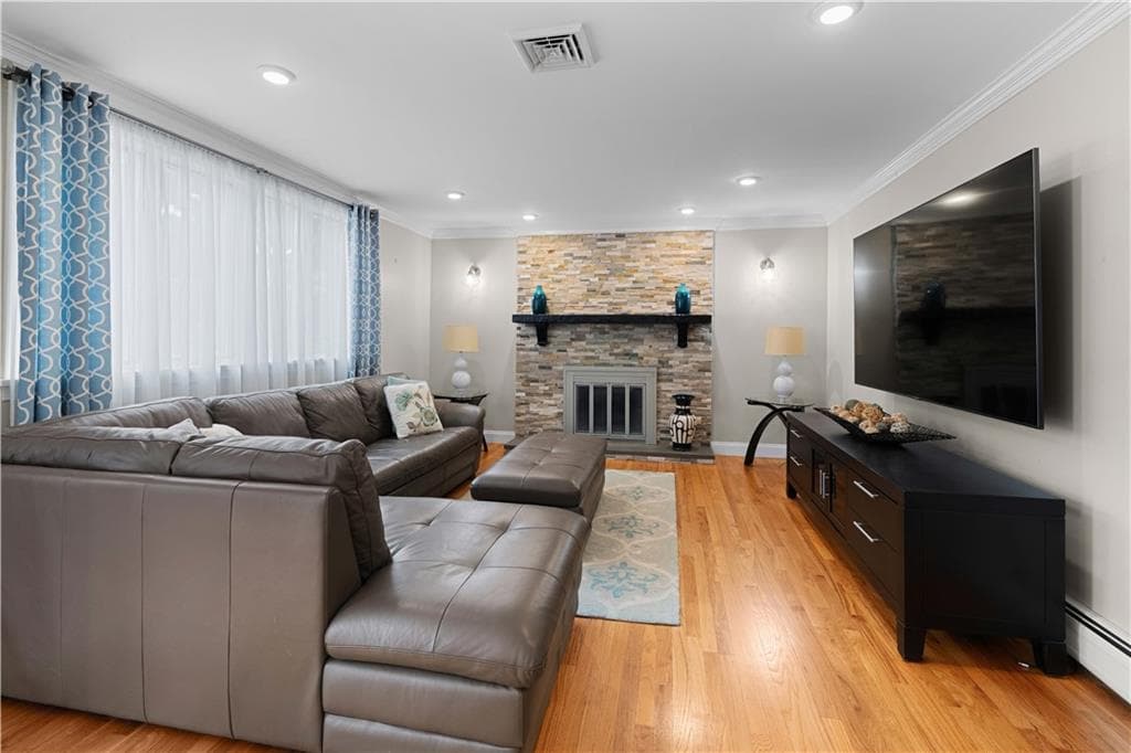 6 Varnum Avenue photo 7