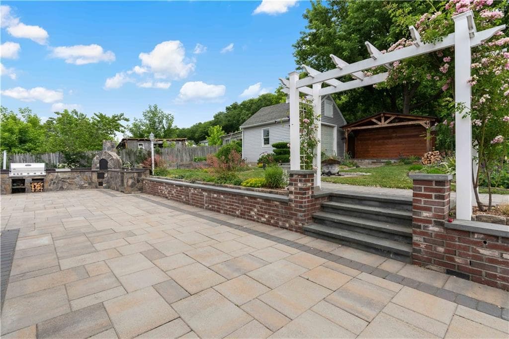 6 Varnum Avenue photo 29