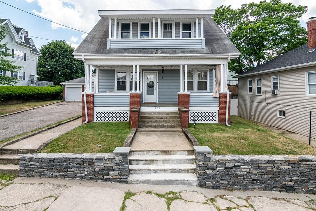 255 0 Farmington Avenue photo 2