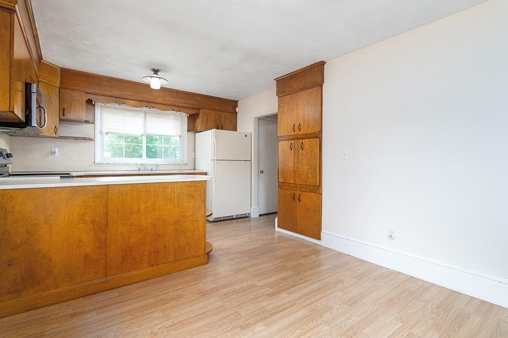 255 0 Farmington Avenue photo 16