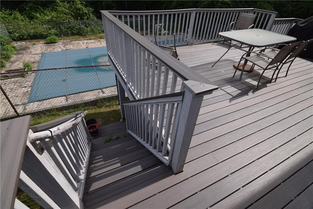8 Pequot Avenue photo 27