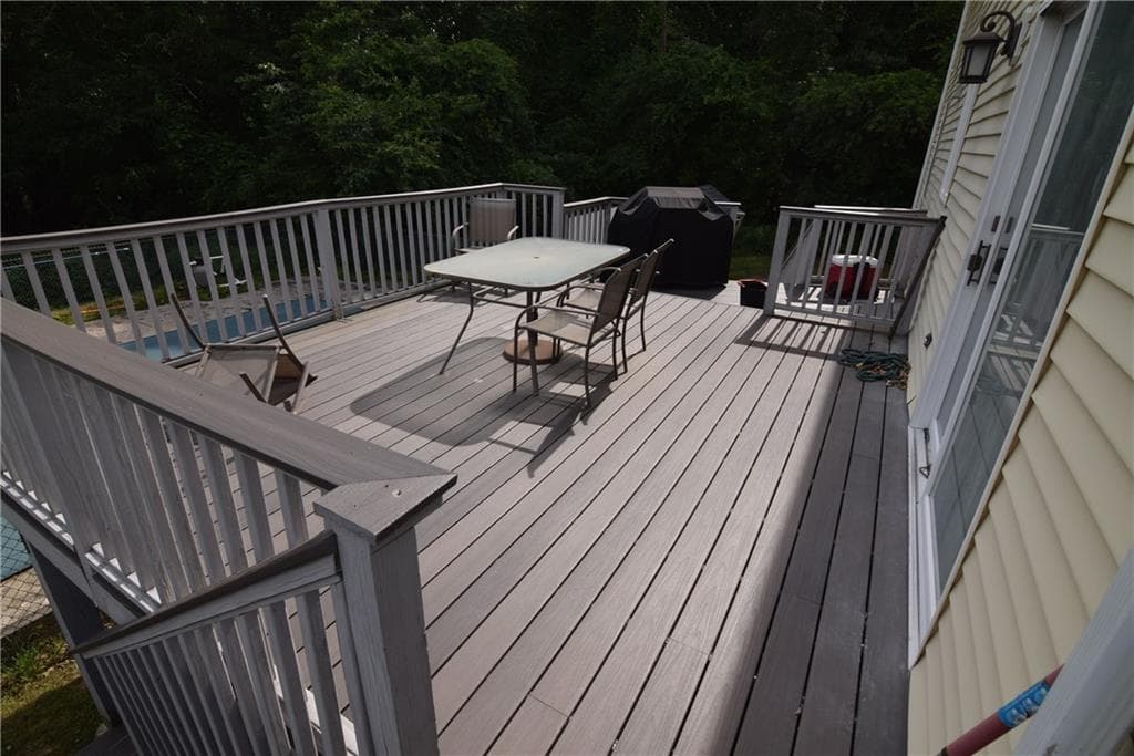 8 Pequot Avenue photo 28