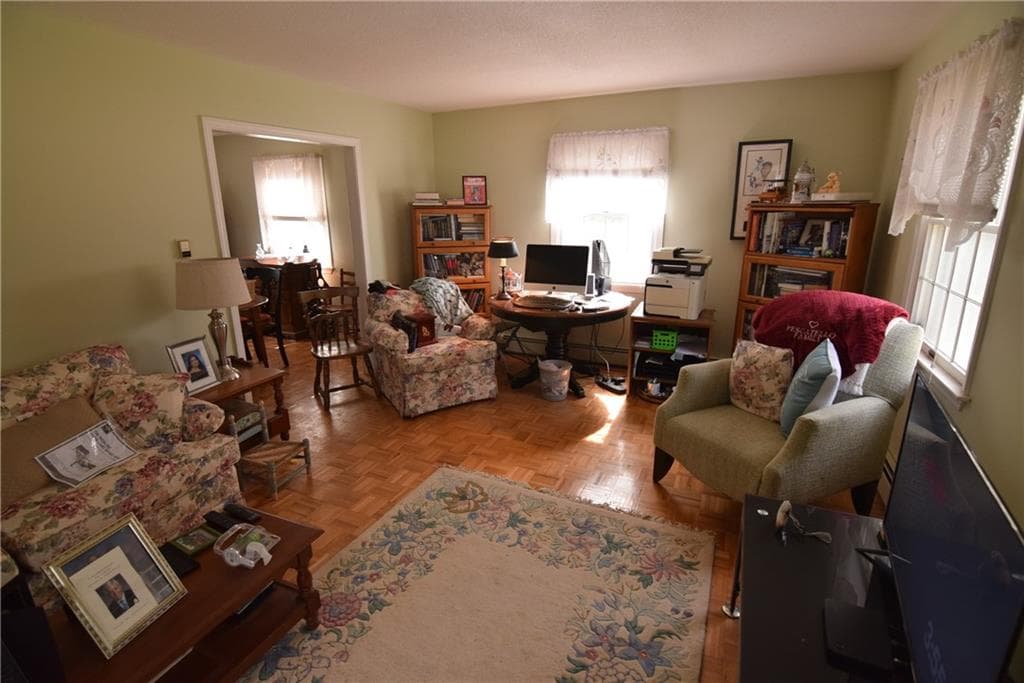 8 Pequot Avenue photo 8