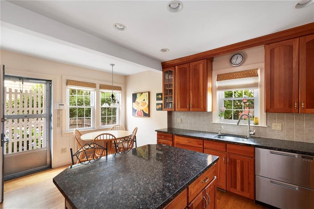 Single Family Residence at 176 Cole Avenue, Providence, photo 23 of 50