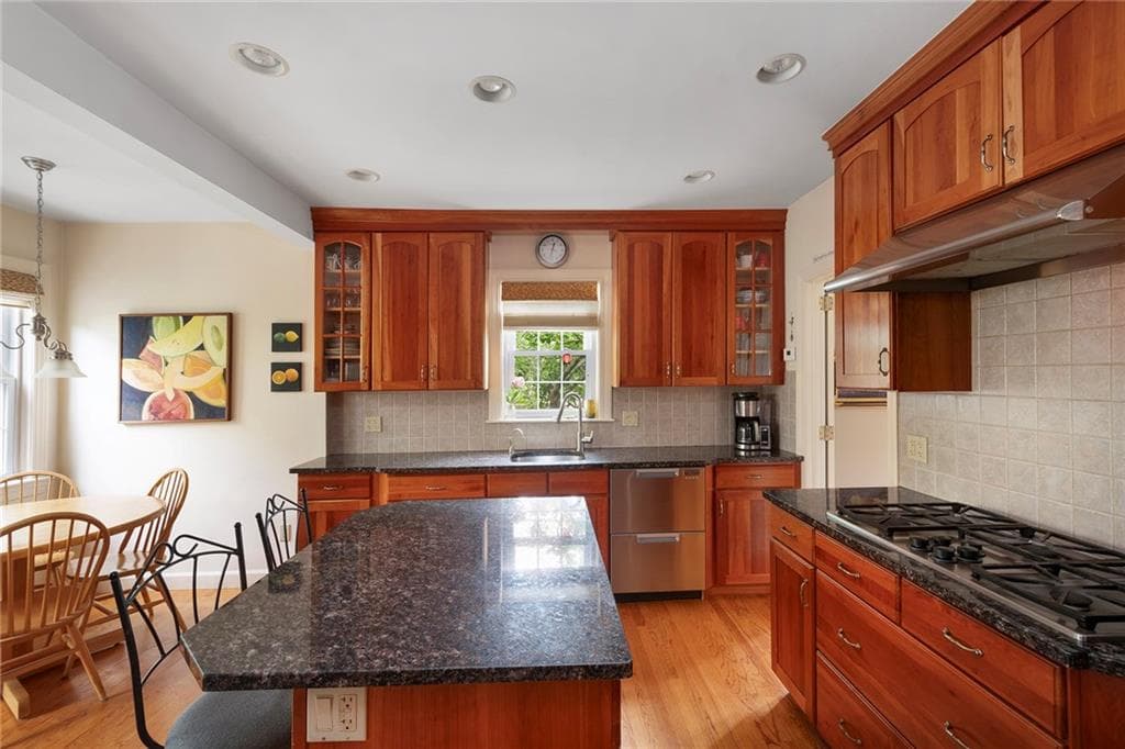 Single Family Residence at 176 Cole Avenue, Providence, photo 22 of 50