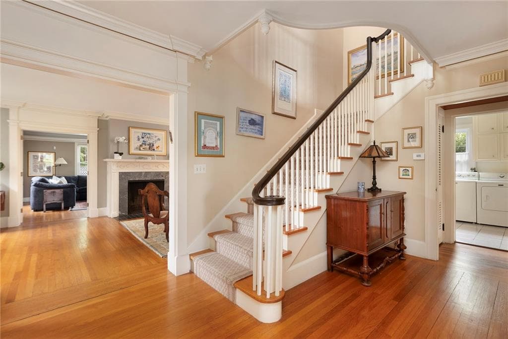 Single Family Residence at 176 Cole Avenue, Providence, photo 5 of 50
