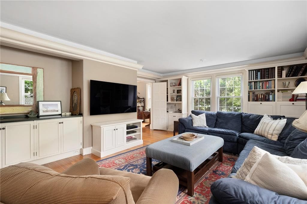 Single Family Residence at 176 Cole Avenue, Providence, photo 14 of 50