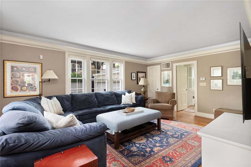 Single Family Residence at 176 Cole Avenue, Providence, photo 11 of 50