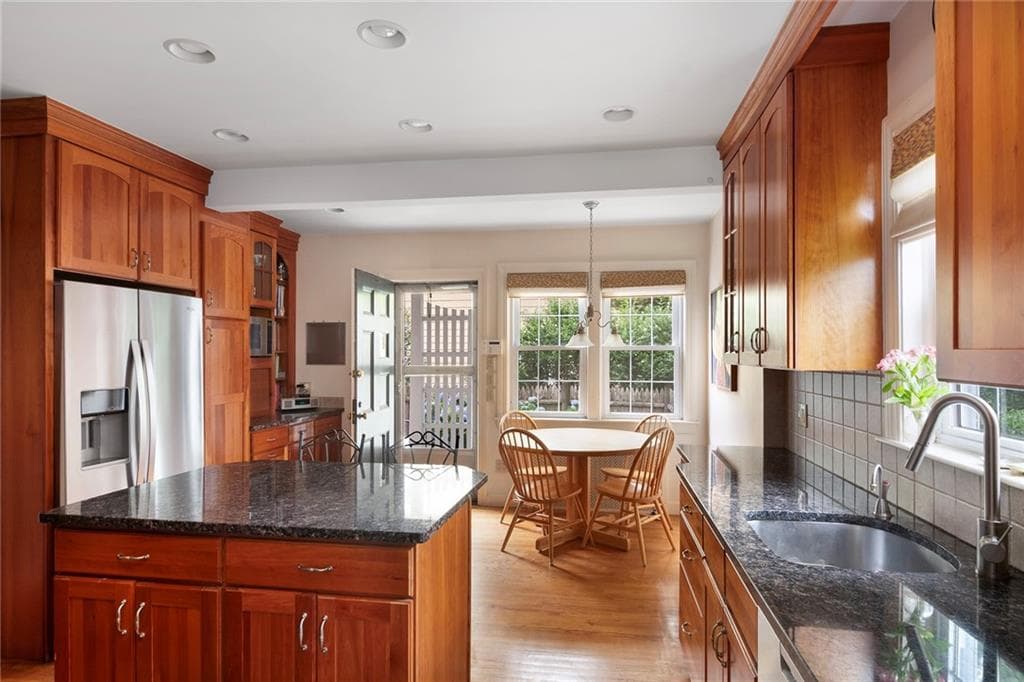Single Family Residence at 176 Cole Avenue, Providence, photo 21 of 50