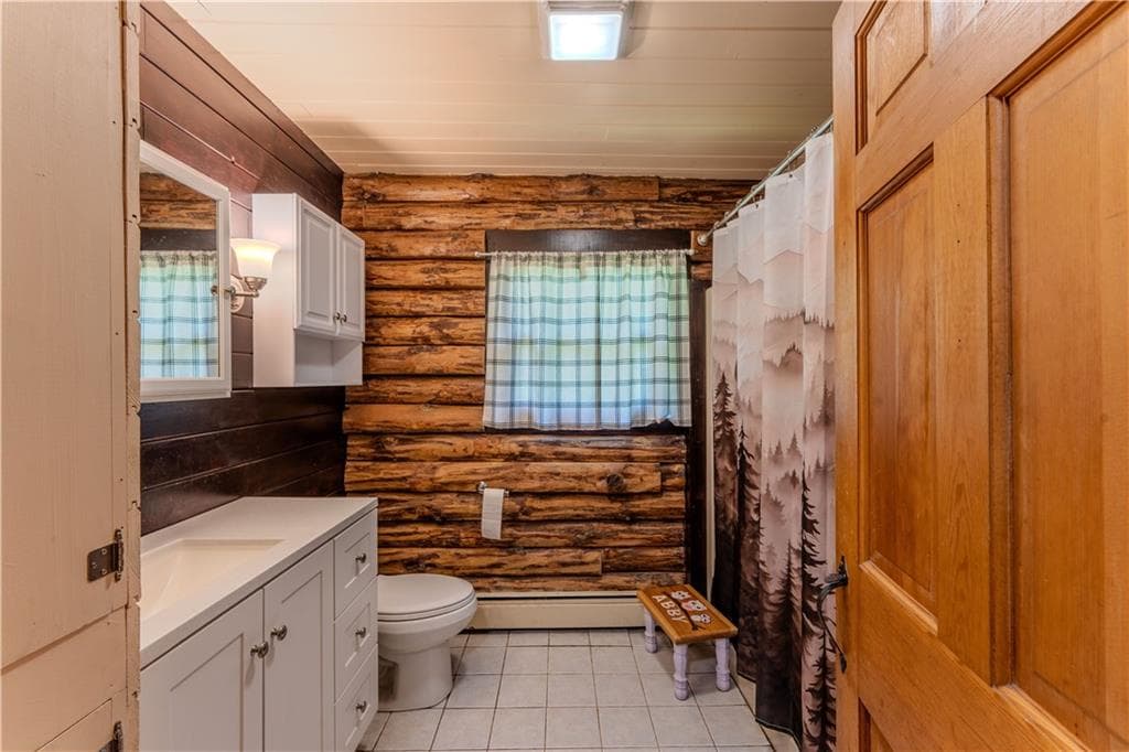 Single Family Residence at 183 South Road, Exeter, photo 6 of 19