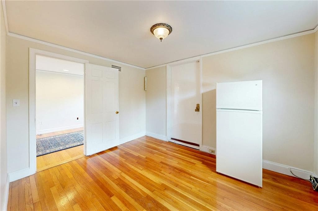 873 Warwick Avenue photo 36
