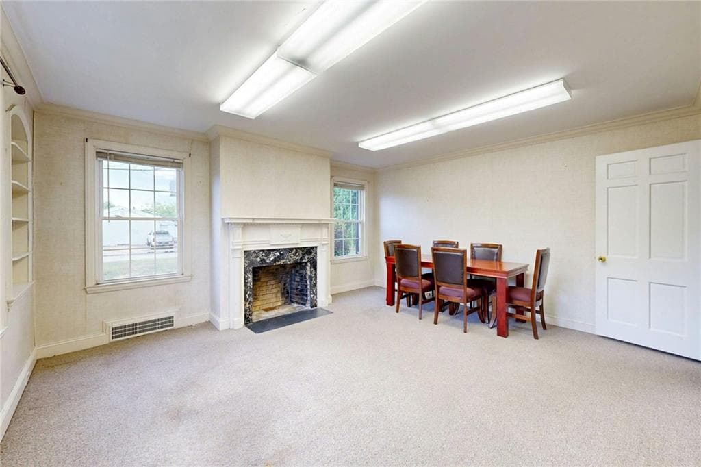 873 Warwick Avenue photo 9