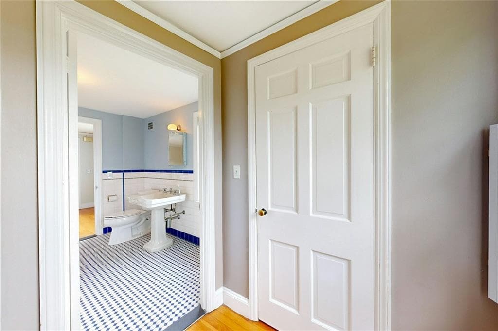 873 Warwick Avenue photo 41
