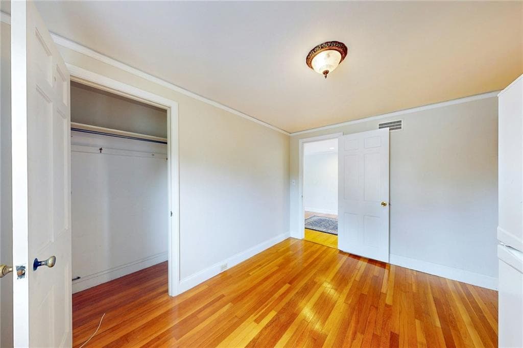 873 Warwick Avenue photo 35