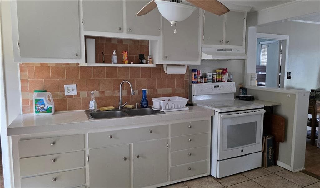 Single Family Residence at 18 Glen Street, East Providence, photo 10 of 29