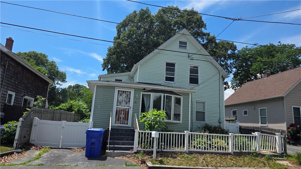 Single Family Residence at 18 Glen Street, East Providence, photo 4 of 29