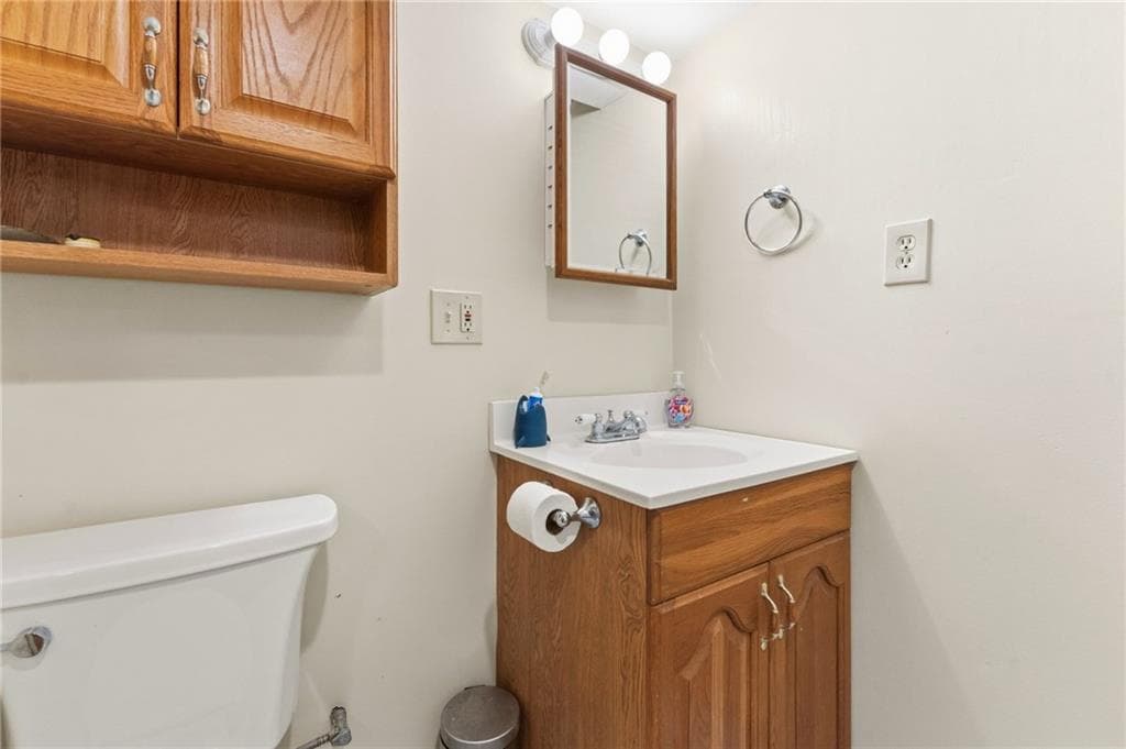 Single Family Residence at 8 Sparrow Drive, Westerly, photo 36 of 48