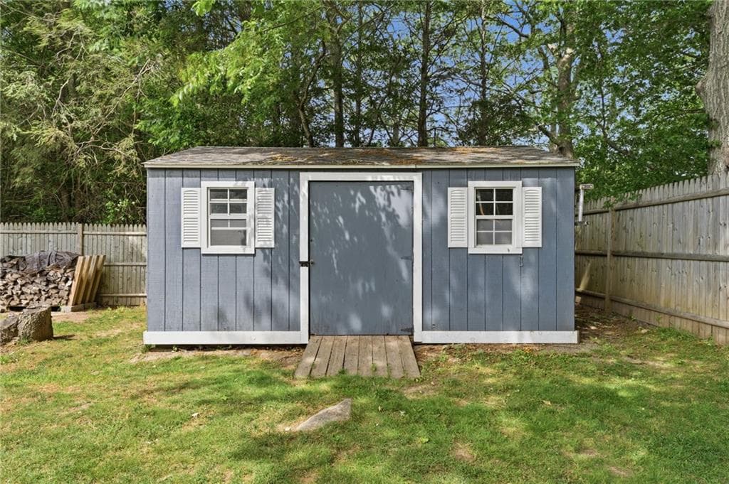 Single Family Residence at 8 Sparrow Drive, Westerly, photo 18 of 48
