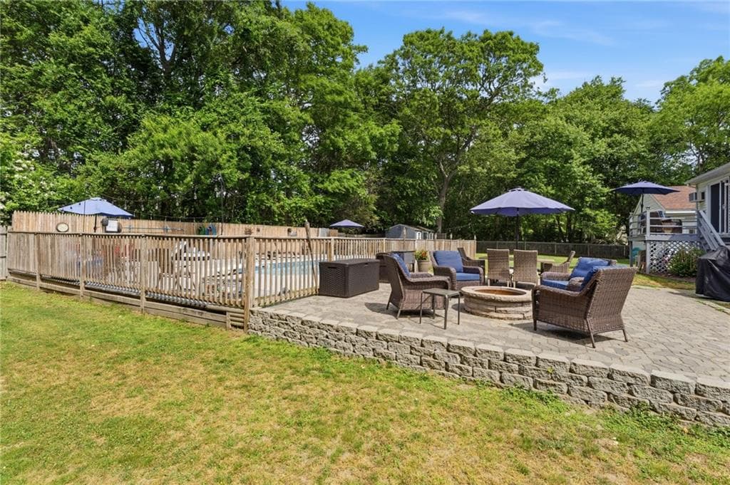 Single Family Residence at 8 Sparrow Drive, Westerly, photo 15 of 48