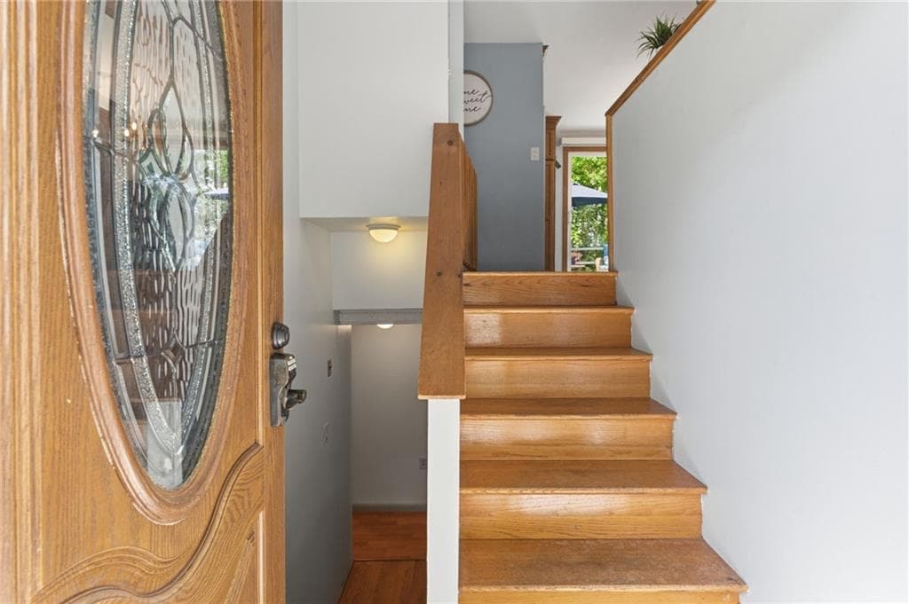 Single Family Residence at 8 Sparrow Drive, Westerly, photo 19 of 48