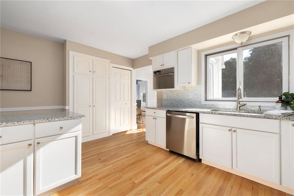 127 Beacon Avenue photo 26