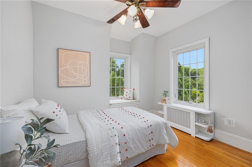 127 Beacon Avenue photo 38