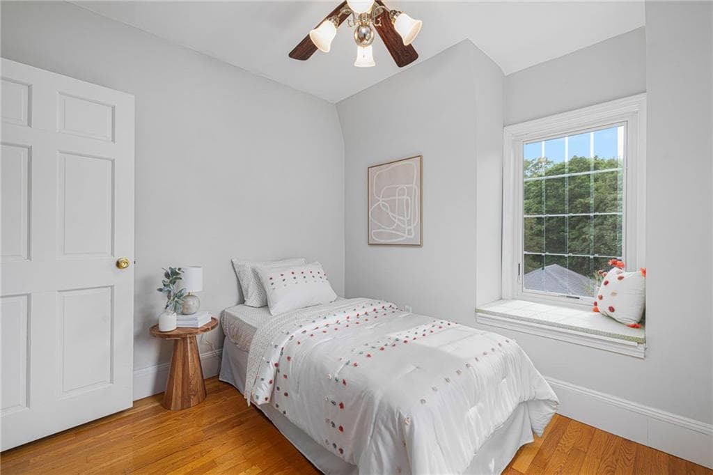 127 Beacon Avenue photo 39