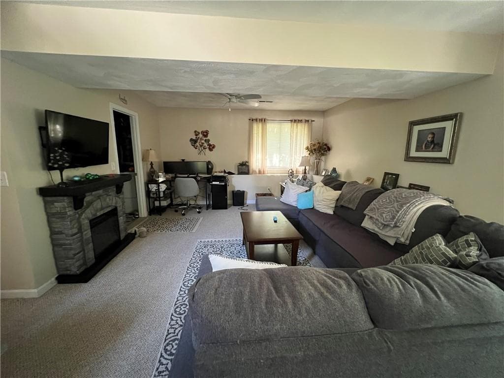 1089 Greenwich Avenue photo 7