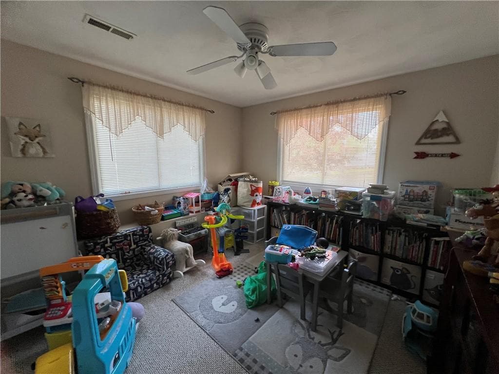 1089 Greenwich Avenue photo 9