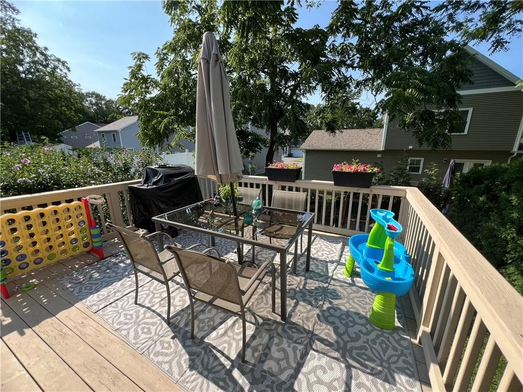 1089 Greenwich Avenue photo 10