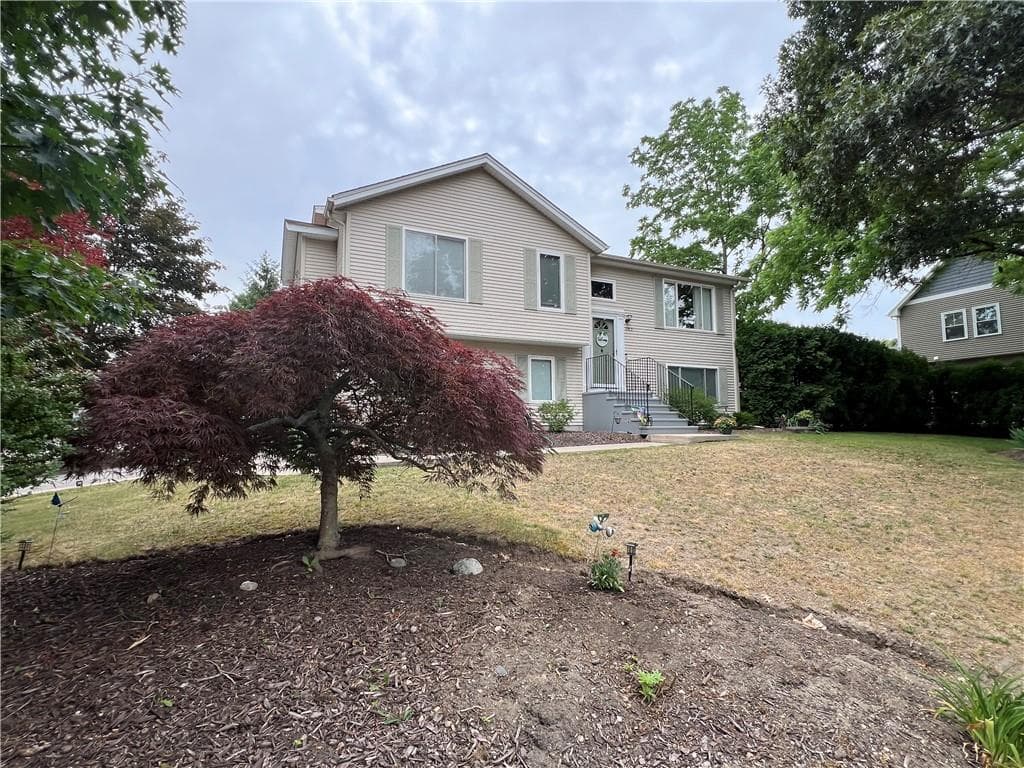 1089 Greenwich Avenue photo 14