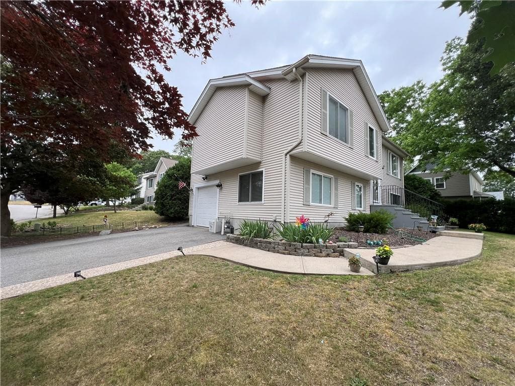 1089 Greenwich Avenue photo 15