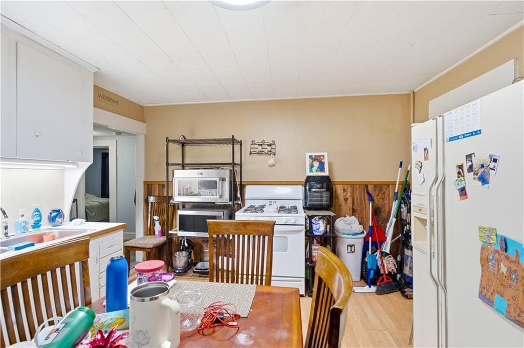 Multi Family at 14 16 Garfield Avenue, East Providence, photo 6 of 50