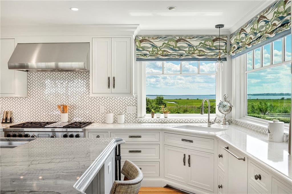 Single Family Residence at 24 Stone Tower Lane, Barrington, photo 23 of 48