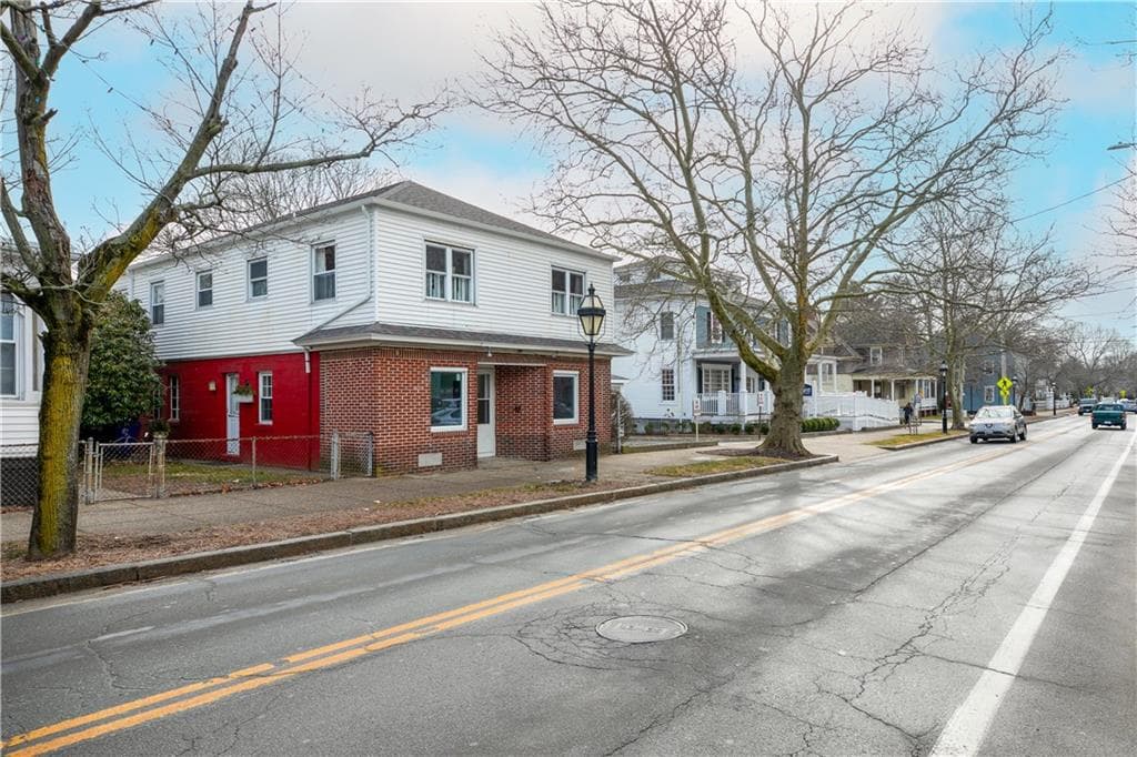 546 Main Street photo 3