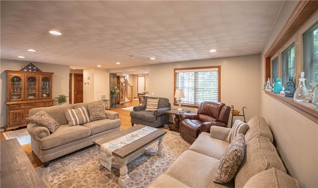 Single Family Residence at 20 Whipple Road, Smithfield, photo 14 of 27