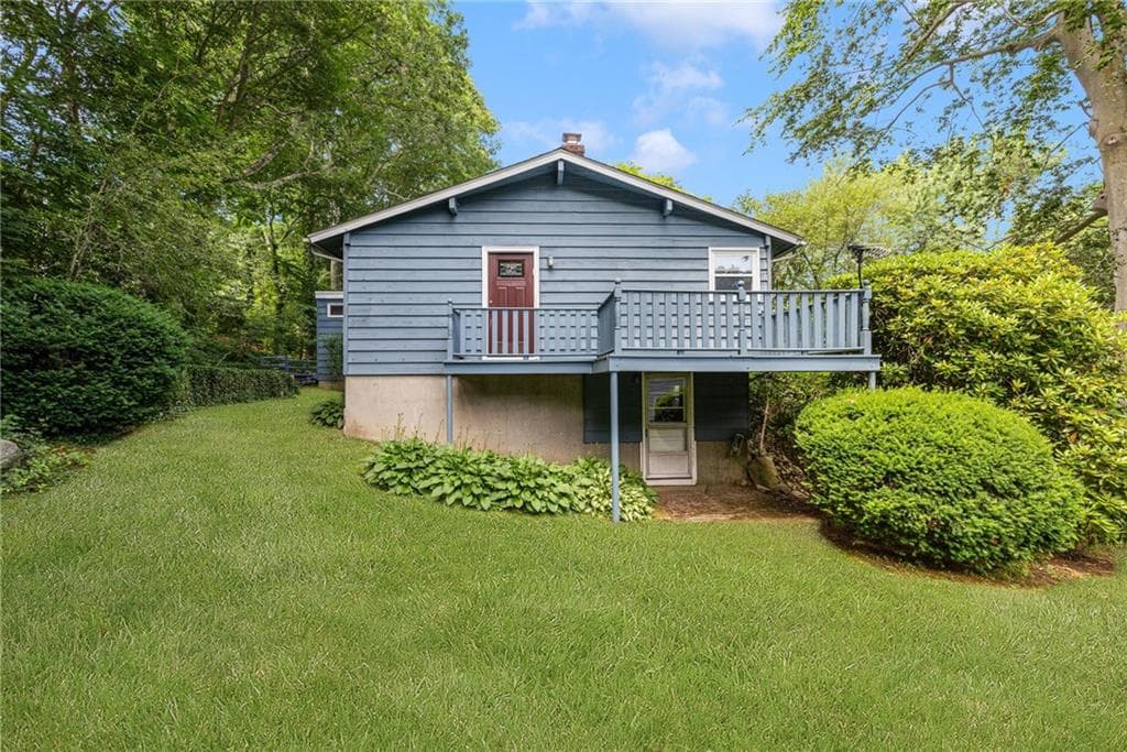 Single Family Residence at 58 Rip Van Winkle Circle, Warwick, photo 2 of 39